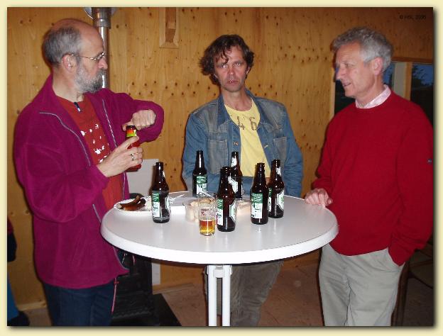 602x451 pixels (43K)